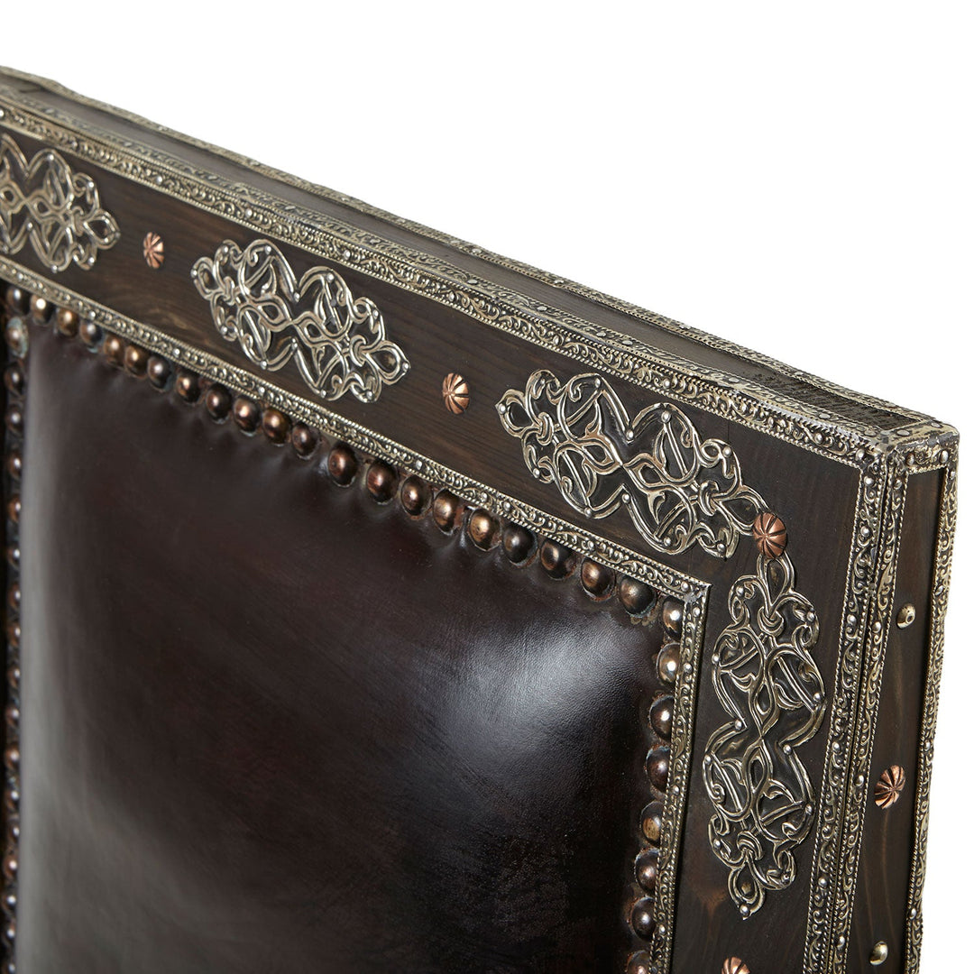 Silla oriental de madera Aidan