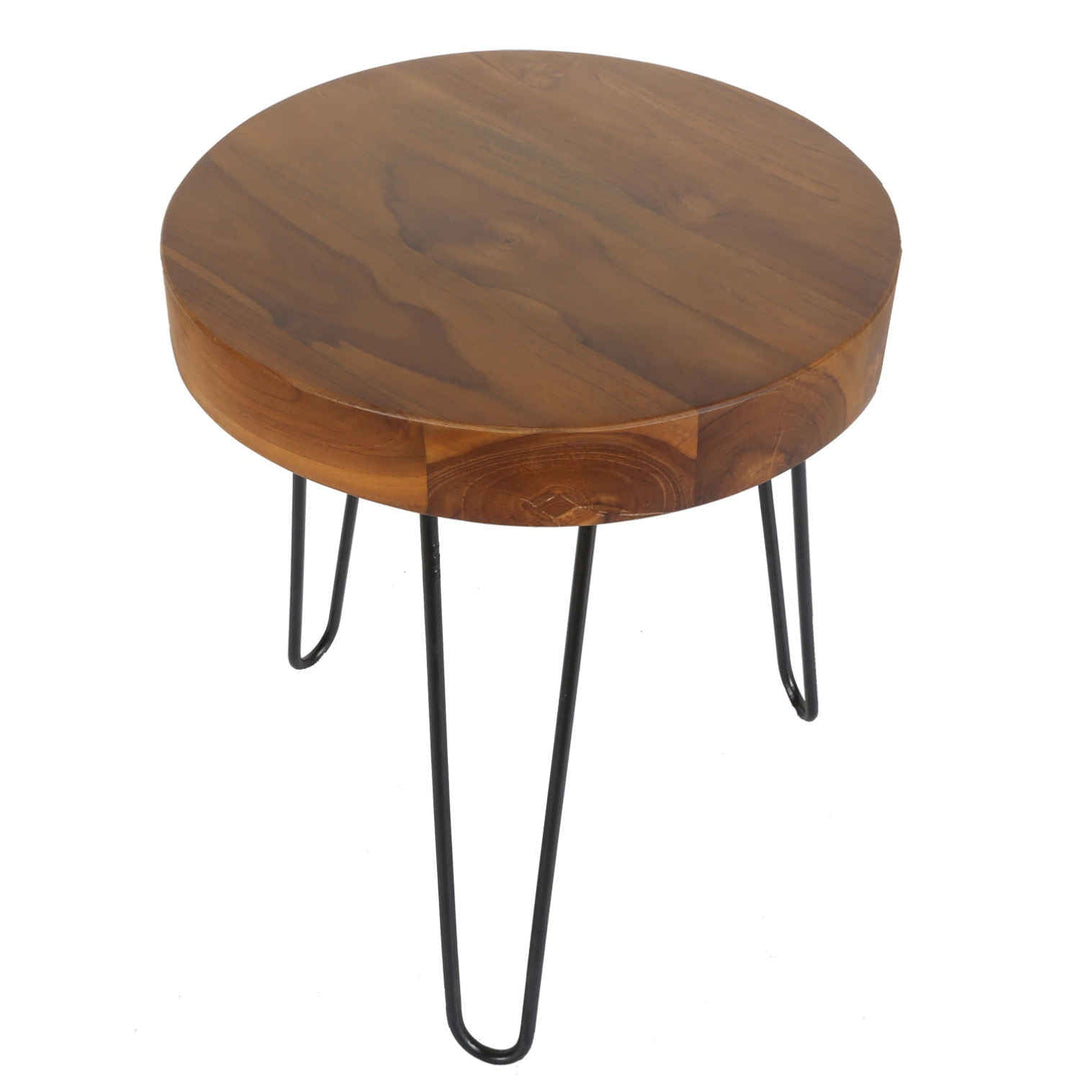 Mesa auxiliar Ella de teca con patas en forma de horquilla