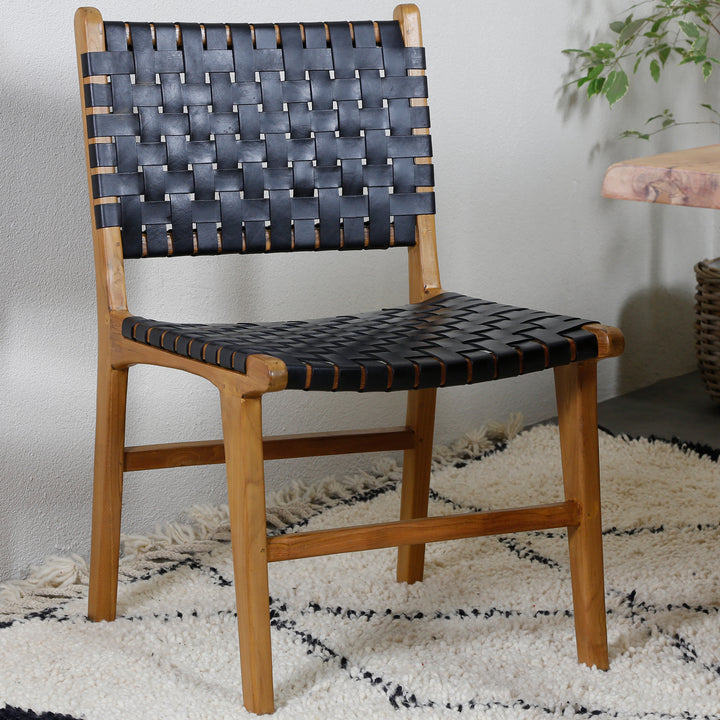 Silla de comedor de cuero negro
