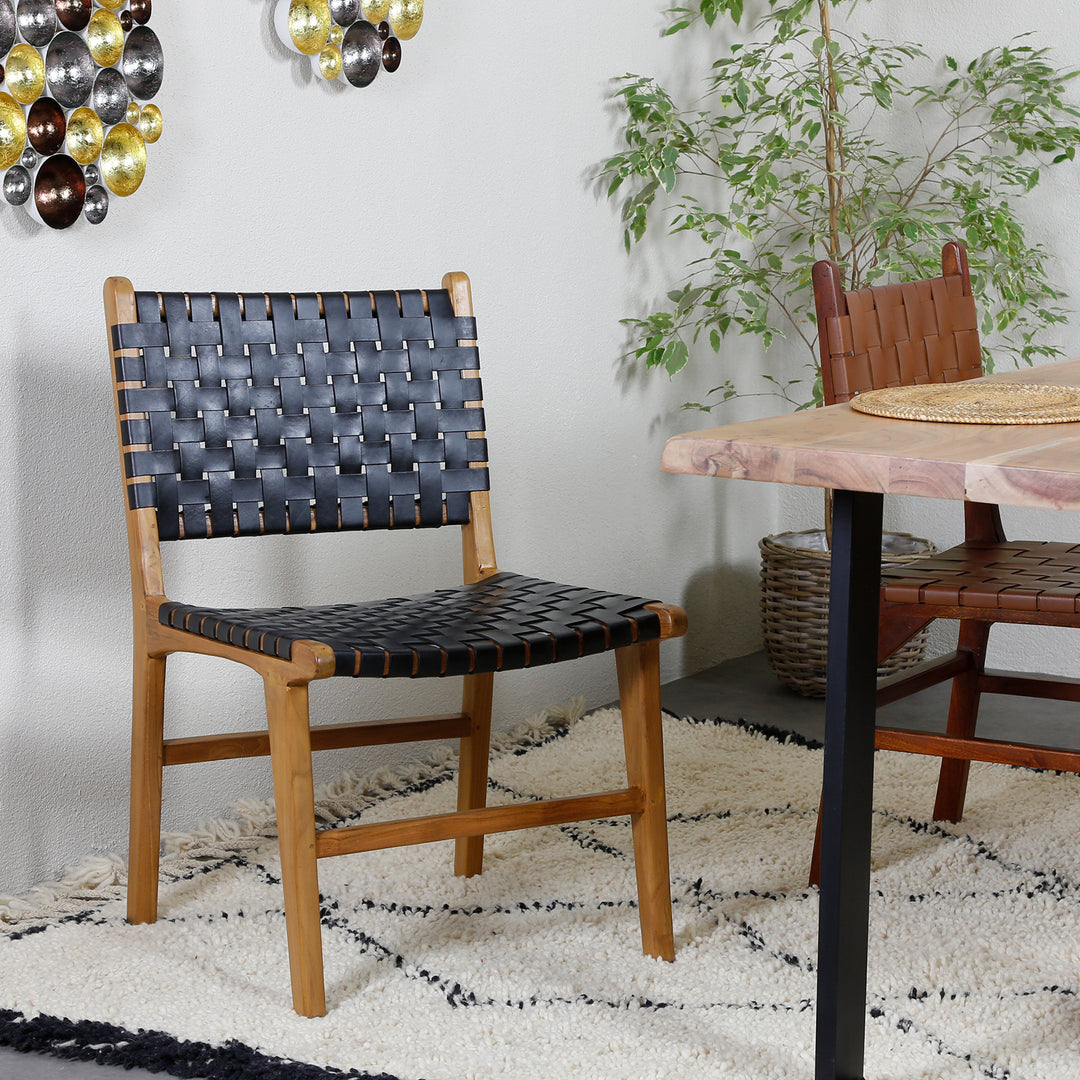 Silla de comedor de cuero negro