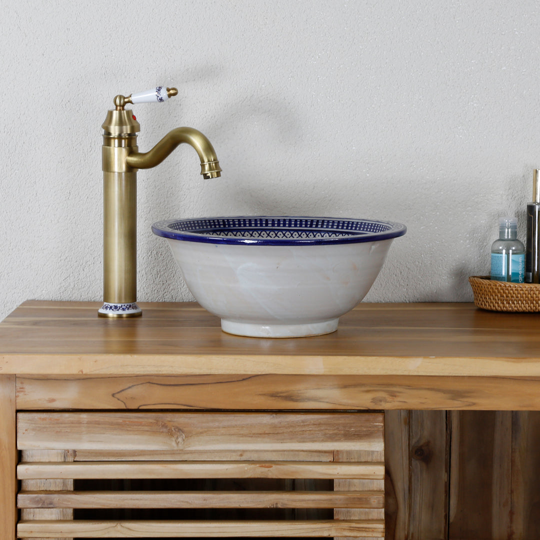 Lavabo sobre encimera para el baño de invitados