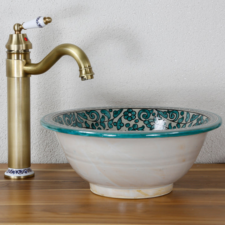 Lavabo en el aseo de invitados