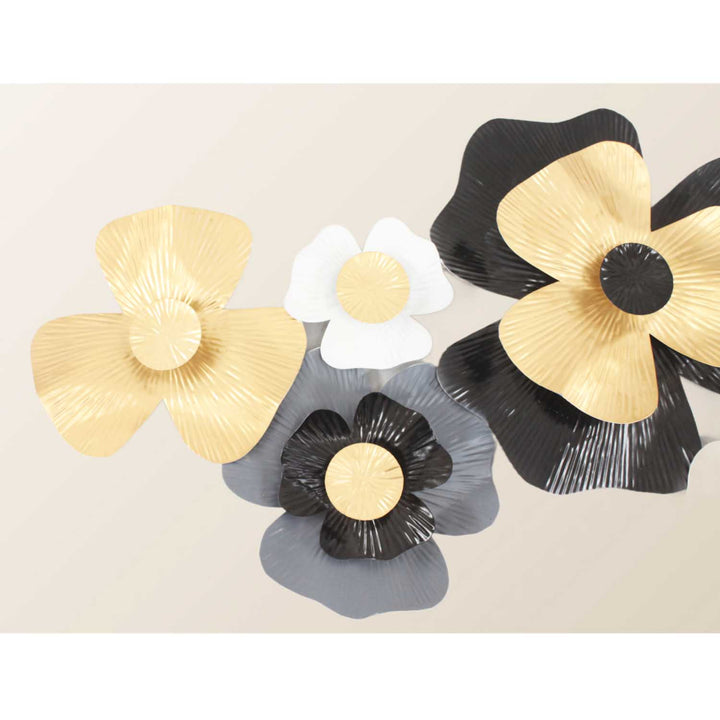 Decoración metálica para pared con forma de flor