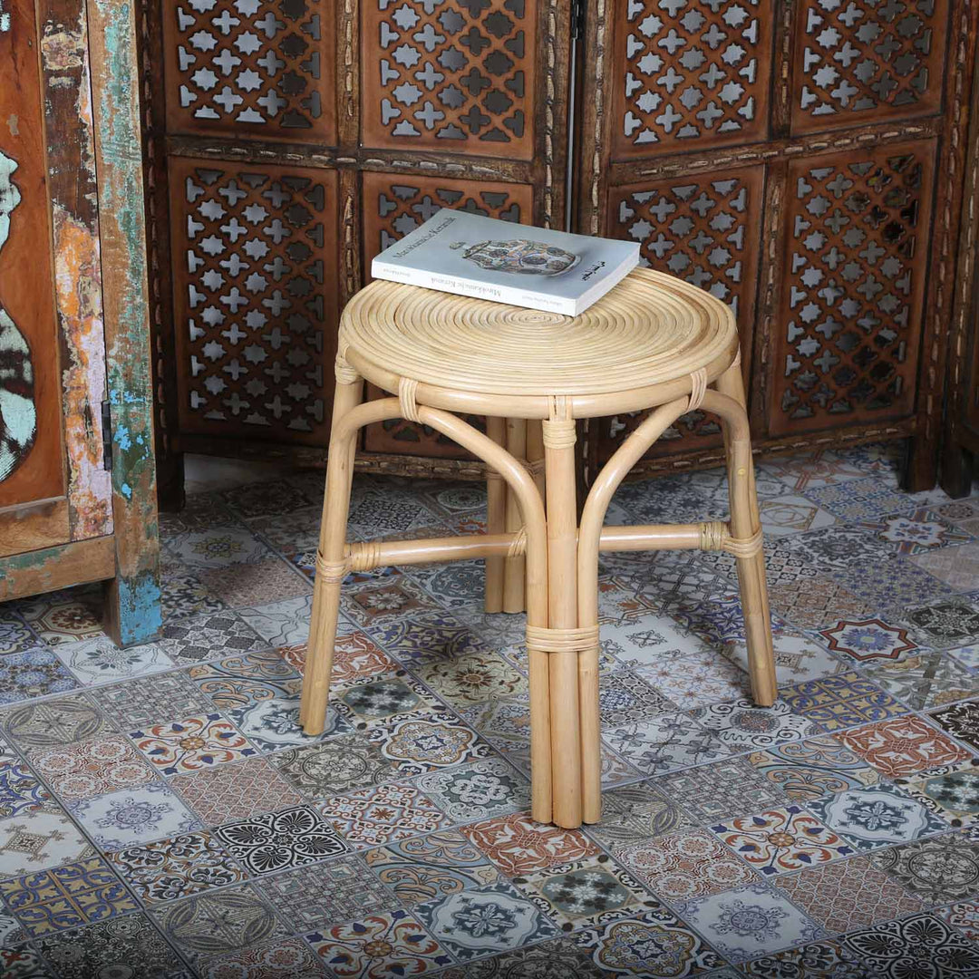 Mesa auxiliar de ratán Deria
