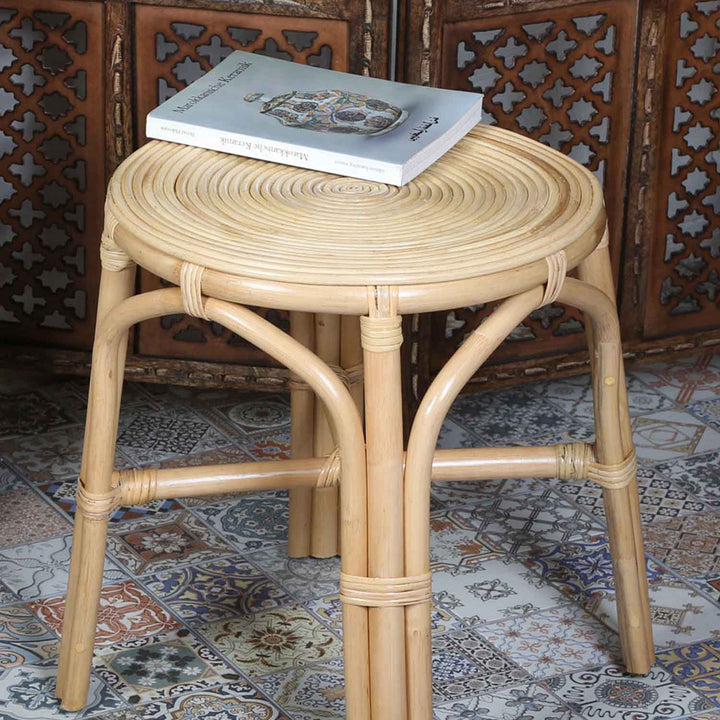 Mesa auxiliar de ratán Deria