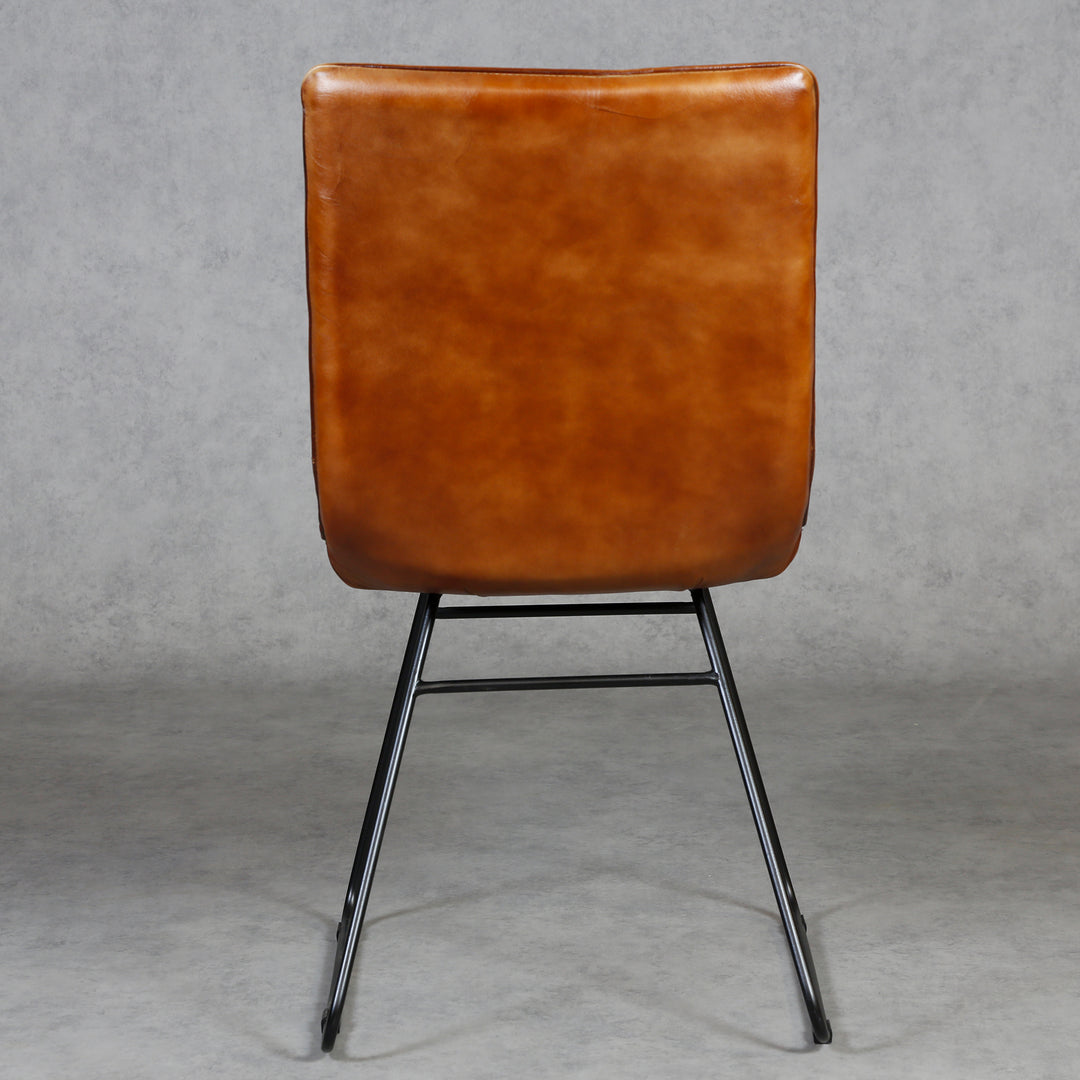 Silla de comedor de cuero marrón