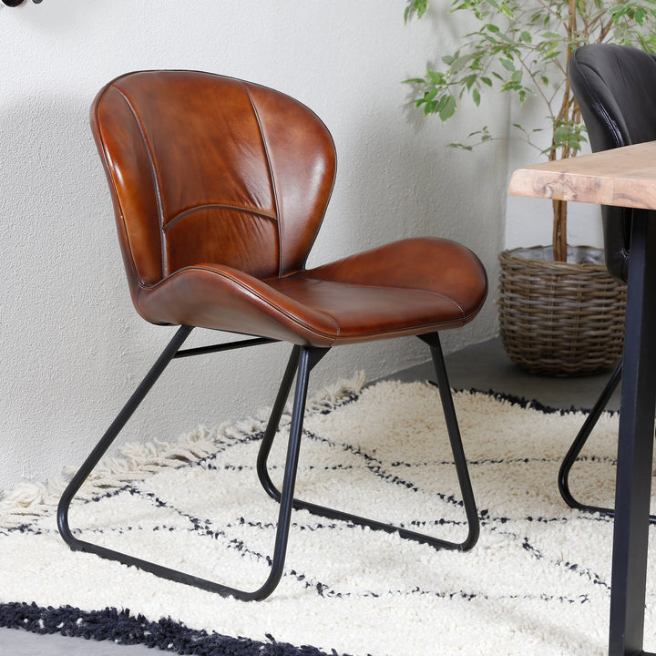 Silla de cuero rojo-marrón