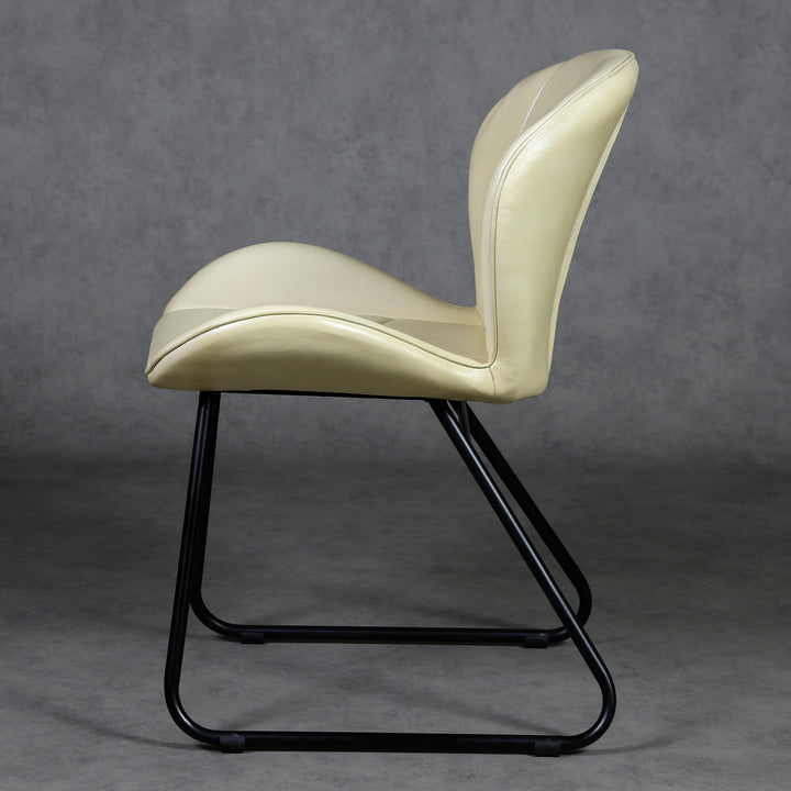 Silla de cuero beige