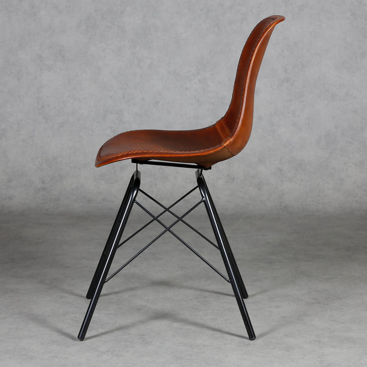 Silla de comedor de cuero marrón