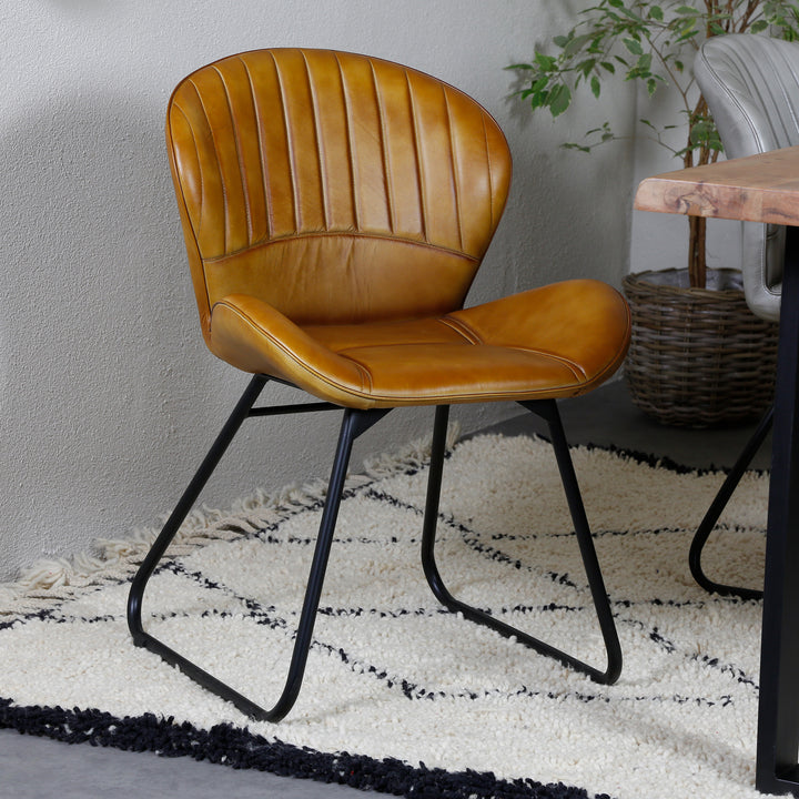 Silla de comedor de cuero marrón coñac