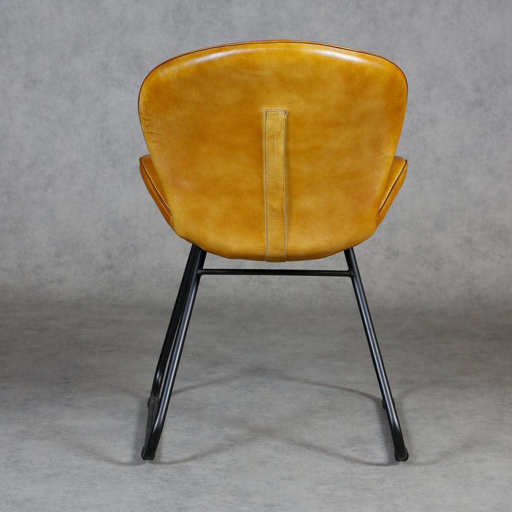 Silla de comedor de cuero marrón coñac