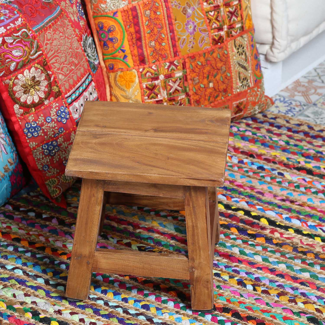 Taburete de madera de teca Aurora