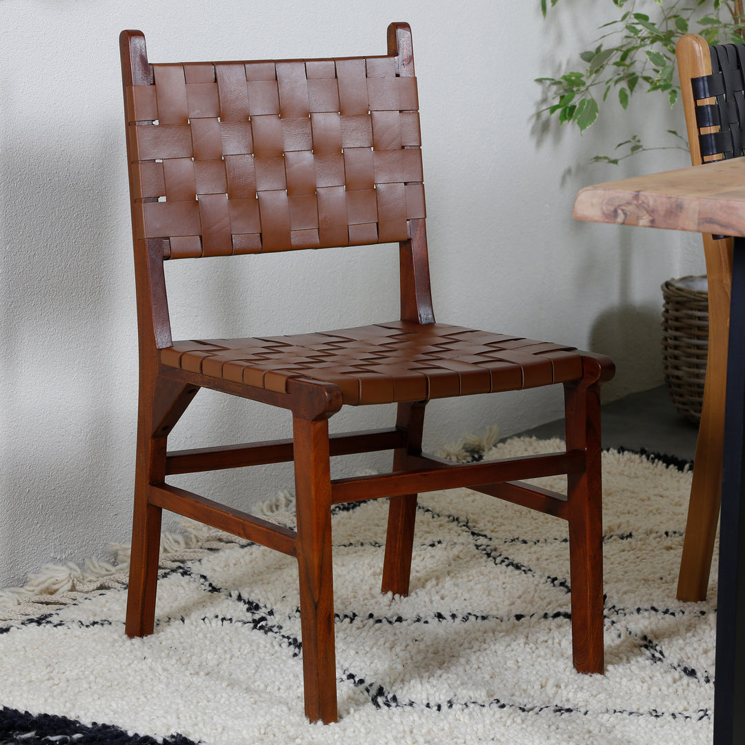 Silla de comedor de cuero marrón
