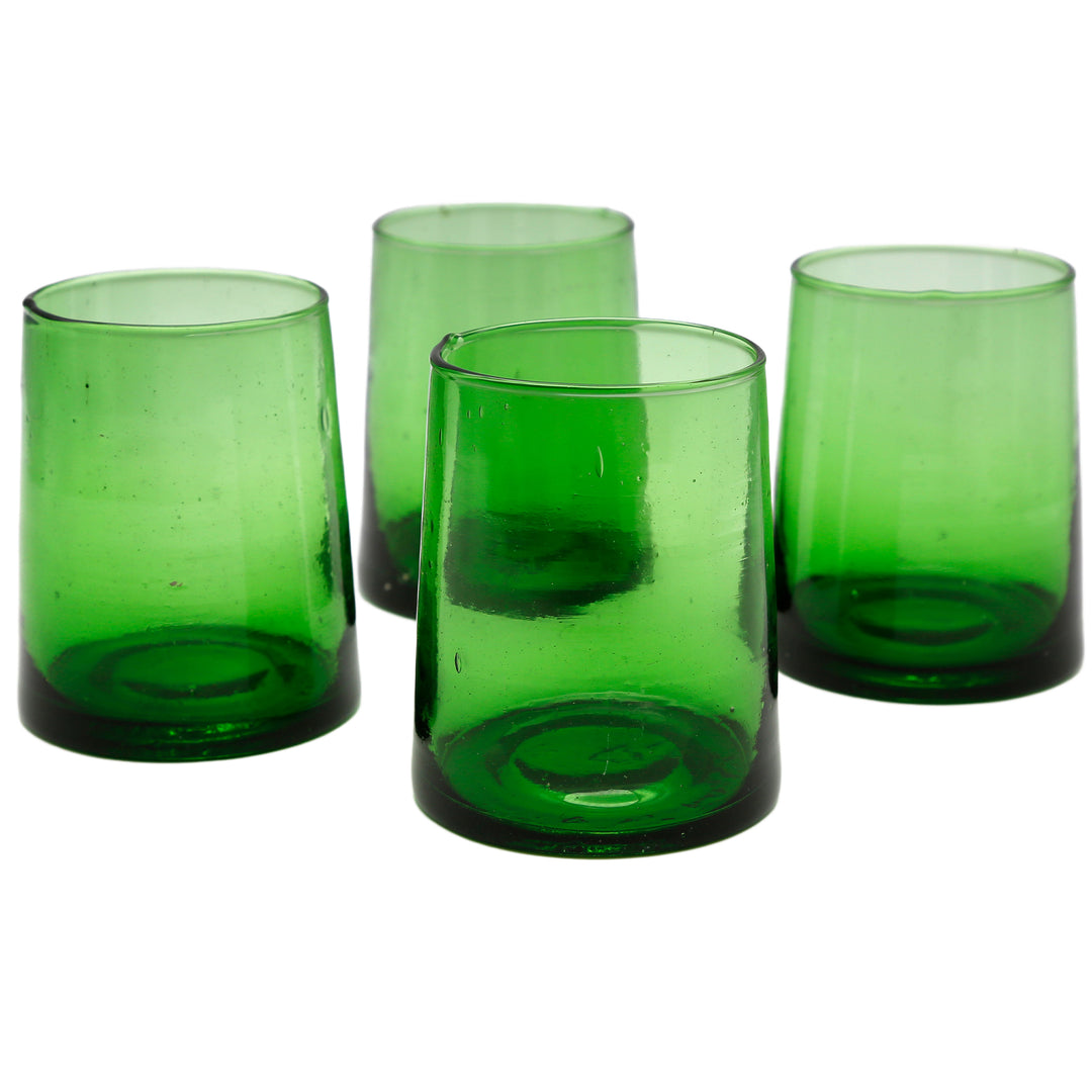 Cocktailgläser mit lebendiger Glasstruktur – grün, robust und individuell
