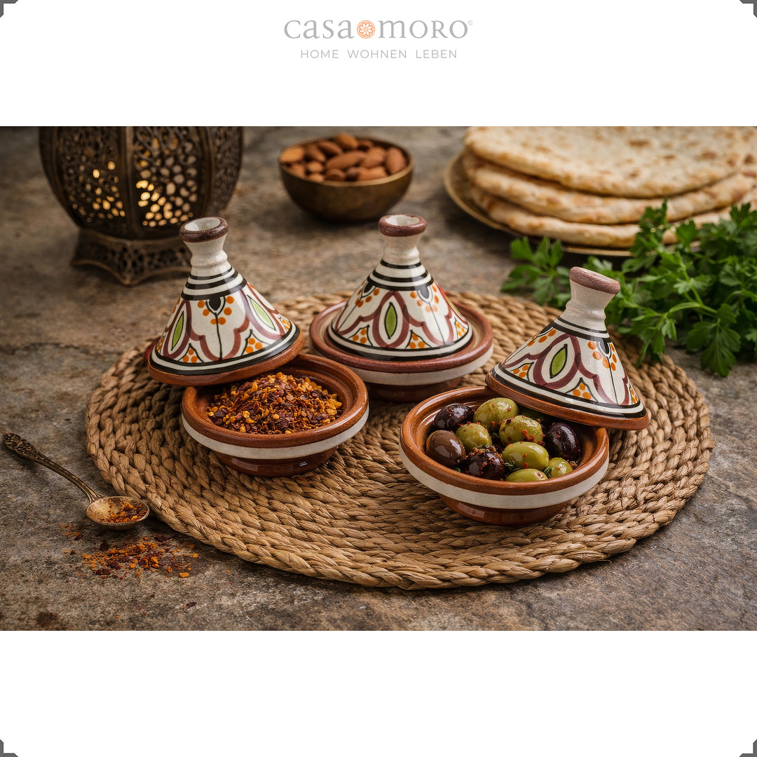 especia Tajine Juego de 3 especieros de cerámica pintados a mano con aceitunas y especias en un ambiente oriental de arcilla.