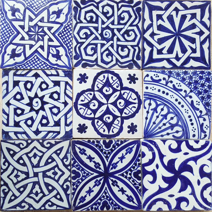 Azulejos pintados a mano, mezcla de azul y blanco
