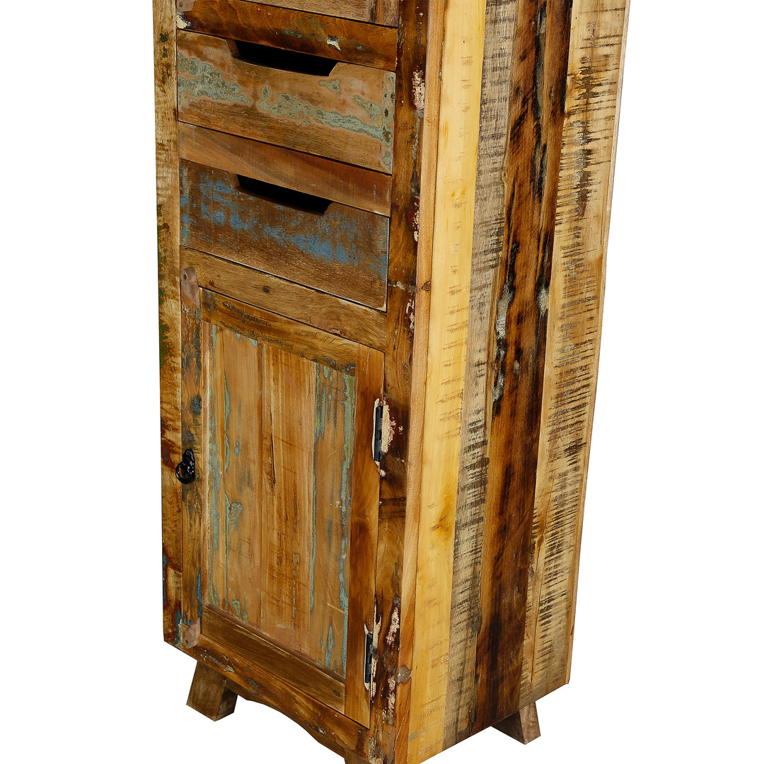 Gabinete de madera recuperada y madera maciza con puertas y cajones de estilo vintage, que se muestra independiente
