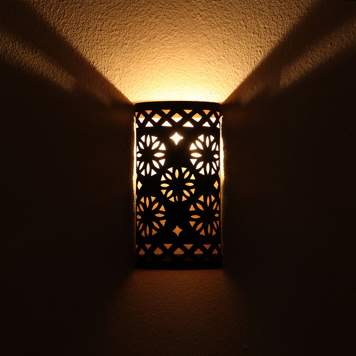 Lámpara de pared oriental de hierro EWL08
