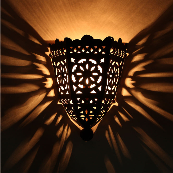 Lámpara de pared oriental de hierro EWL10