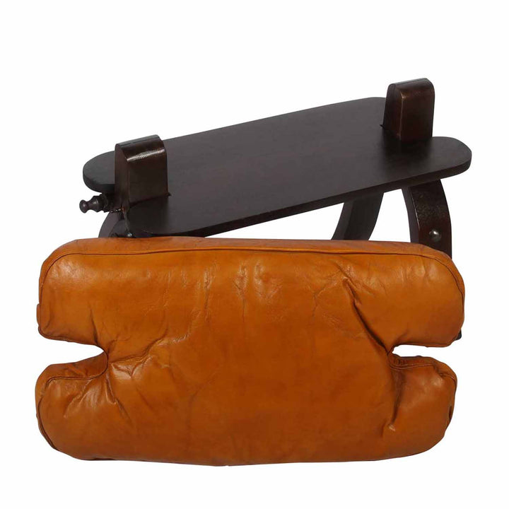 Taburete oriental Sadia con forma de camello