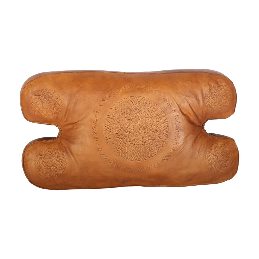 Taburete oriental Sadia con forma de camello