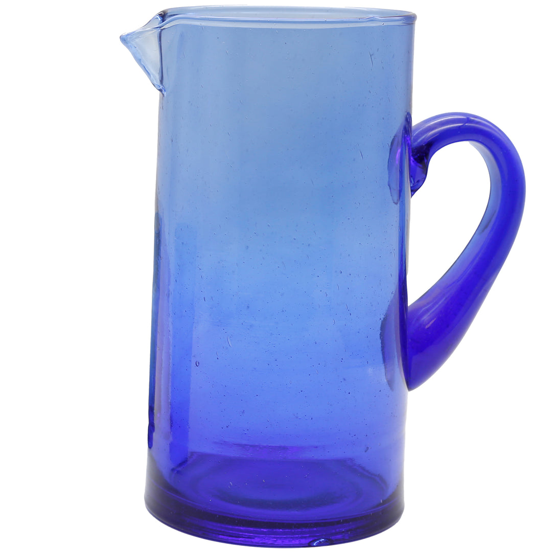 Wasserkaraffe aus blauem Glas – stilvolle Tischpräsentation für Getränke